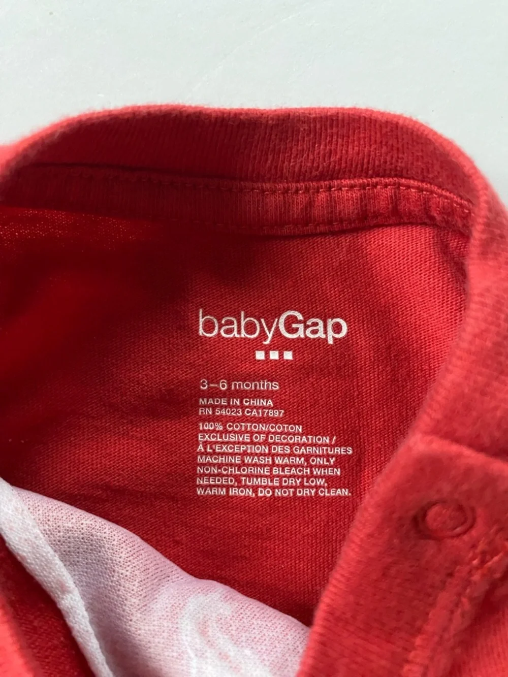 Baby GAP Logo One Piece T- Shirt Size 3 6 Months Red Spellout Red Cotton Snap